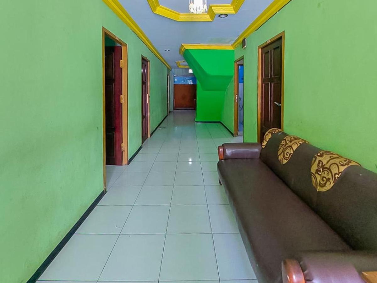 Отель Reddoorz @ Tanjung Selor Экстерьер фото